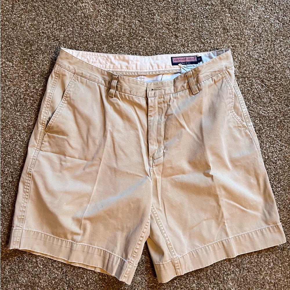 Vineyard Vines Khaki Shorts 34